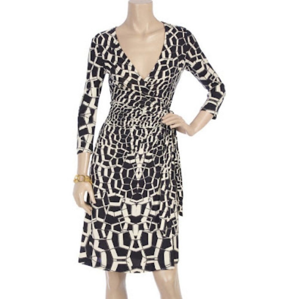 RARE Diane Von Furstenberg Diana 100% Silk Geometric Print Wrap Dress Sz 0